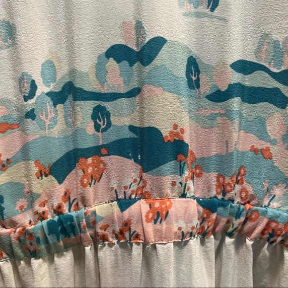 Fleurette 100% Silk Tunic. Size Medium. - Picture 7 of 10